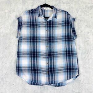 Maurices Top Sz Medium Cap Sleeve Blue Plaid Button Up Front and Back